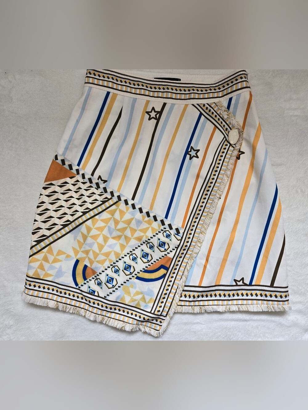 QUEENANNA A Line Scarf Print Skort. Size M